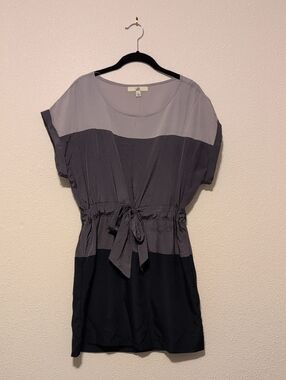 Ya Los Angeles Gray & Navy Colorblock Tie-Waist Tunic